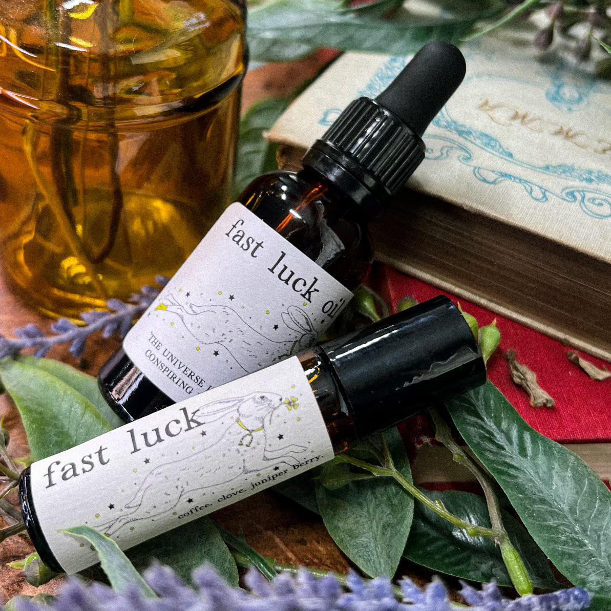 Fast Luck Oil 10ml roll on oil and 1oz dropper bottle Create some quick luck with our hand crafted&nbsp;Fast Luck Oil.&nbsp;

Bring&nbsp;Fast Luck on the go with a 10ml Roll On, or use the 1oz Dropper Bottle in baths, spell jars, or as a dressing for candles!

coffee, clove, and juniper berry&nbsp;essential oils with a grapeseed oil base. 1oz Dropper Bottle is infused with jade.