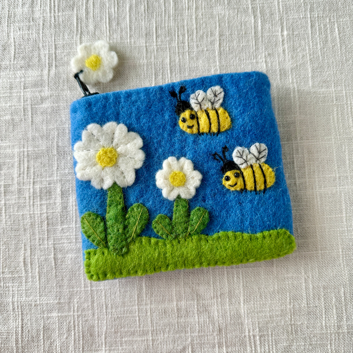 Felt Coinpurse bumble bee