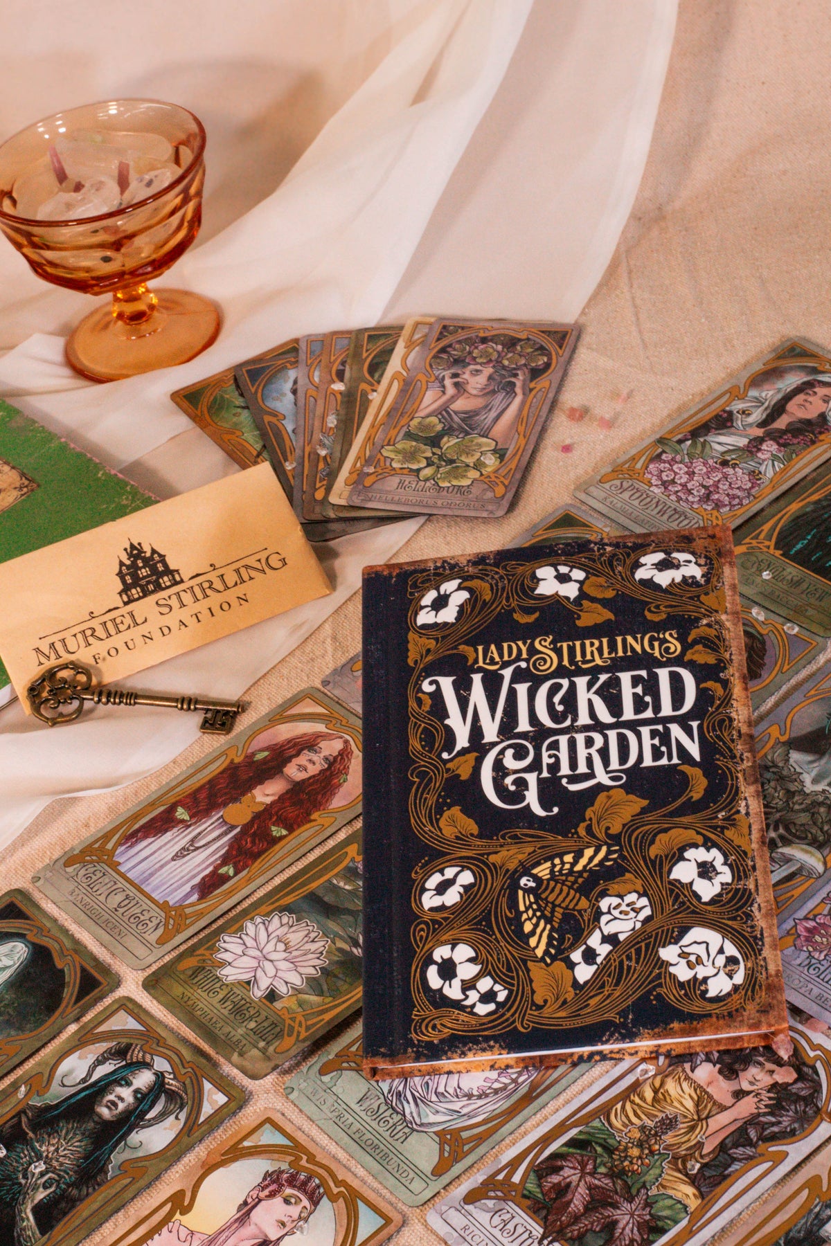 Lady Stirling's Wicked Garden Oracle Deck