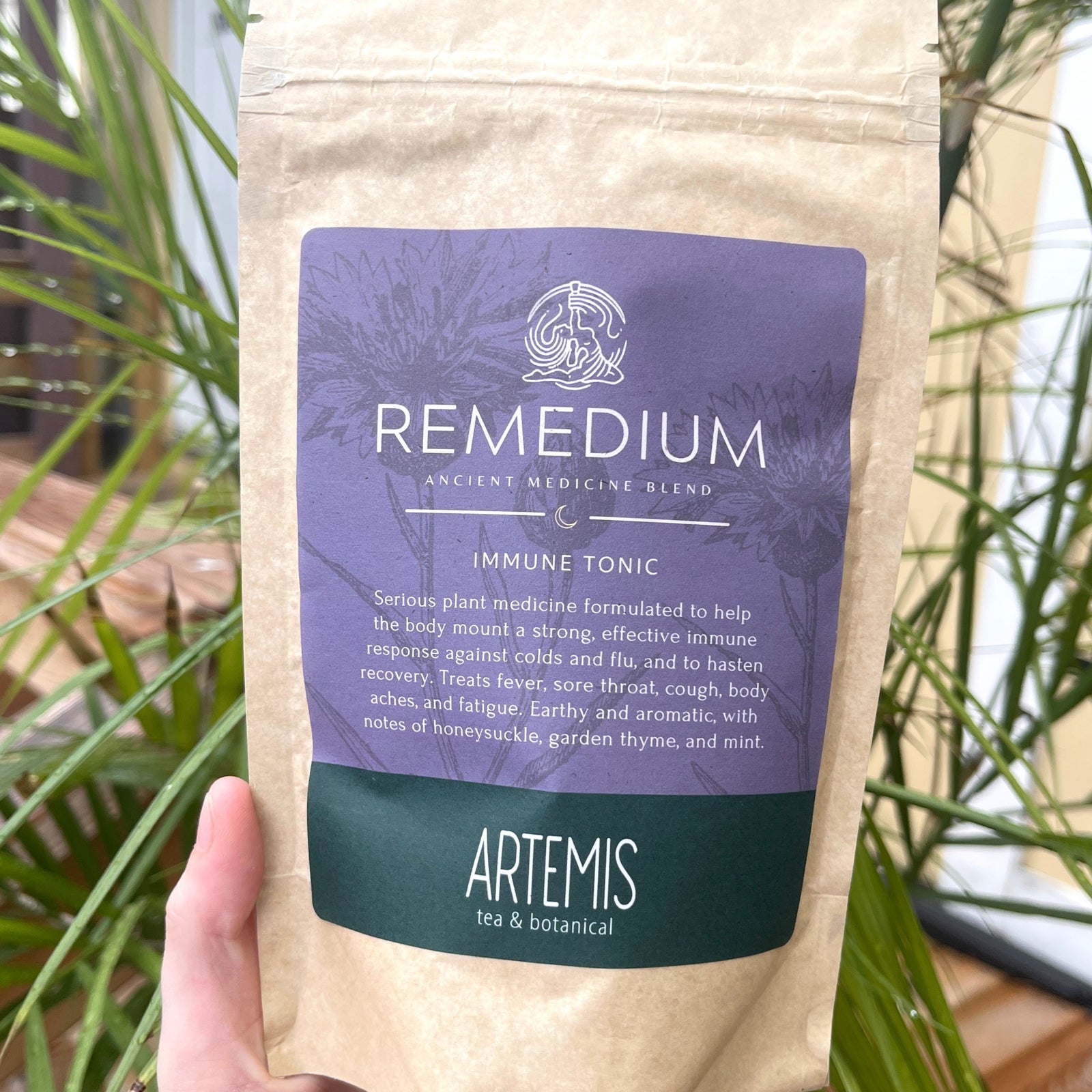 Ingredients: Spearmint, hyssop, chrysanthemum, slippery elm, nettles, honeysuckle, elderflower, echinacea augustafolia, echinacea purpurea, mullein, thyme, yarrow, lavender, rose
certified organic | caffeine-free.
Made in United States of America
